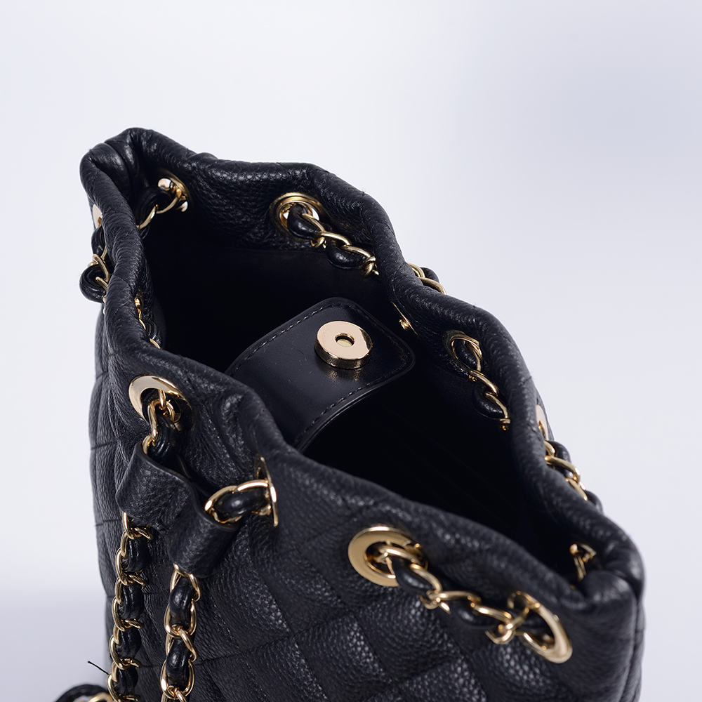 Klassieke damesrugzak zwart gouden ketting casual leren tas van hoge kwaliteit