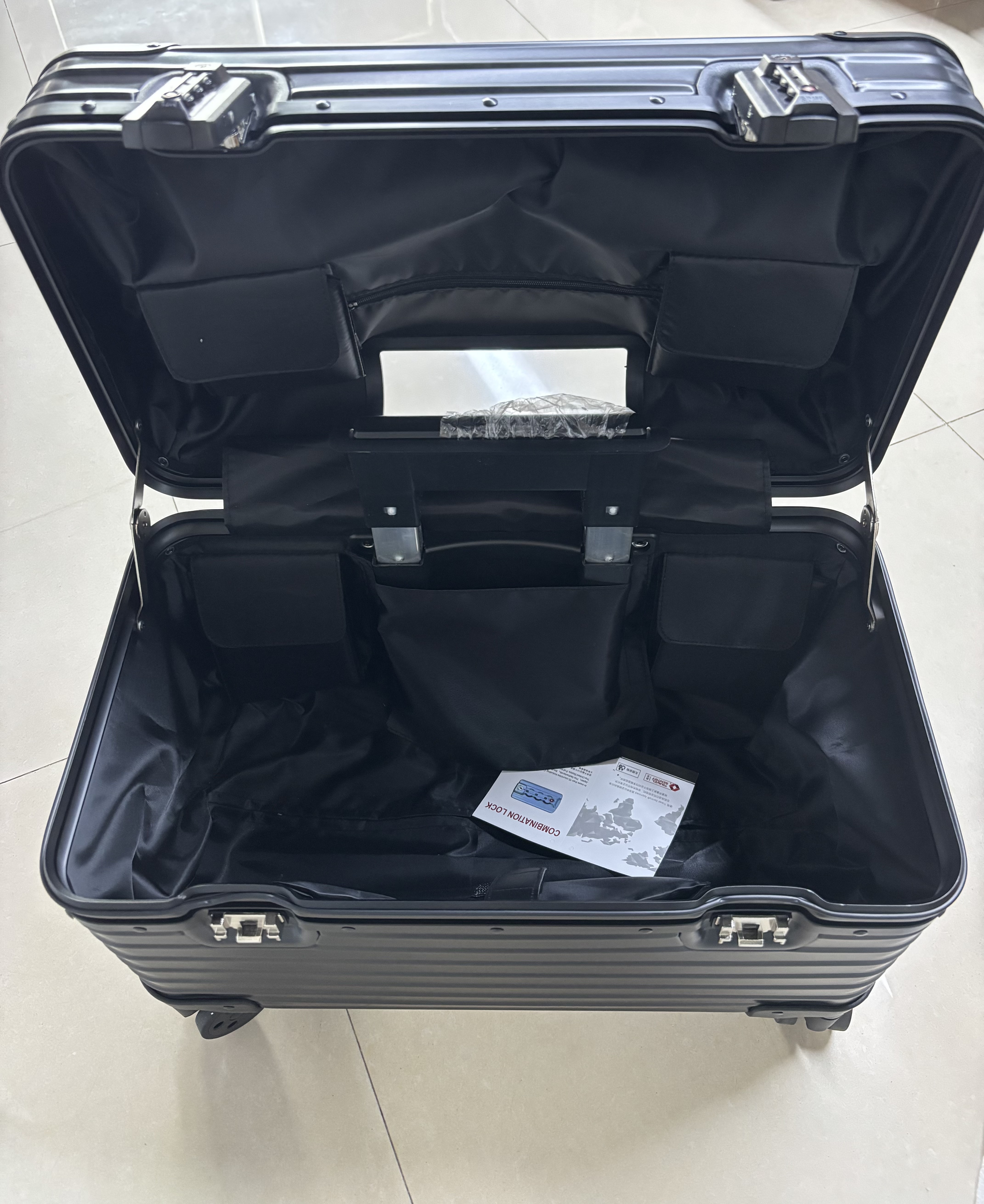 18 inch hoogwaardige aluminium trolleybagage koffer beveiliging combinatieslot draagbare koffer voor zakenreis
